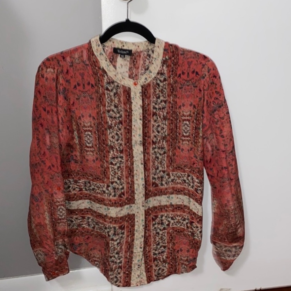 Tolani  boho beautiful 100 percent Silk button up blouse Size XS